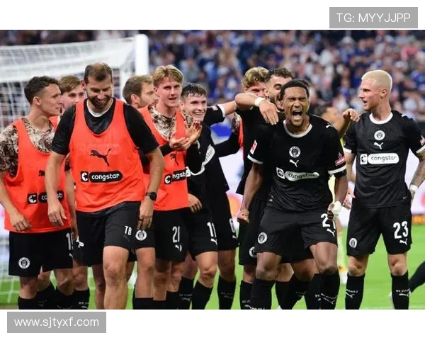 德甲联赛第8轮精彩回顾:顶级球队争锋激战 新老强队成败浮出水面 德甲联赛第8轮精彩回顾:顶级球队争锋激战 新老强队成败浮出水面